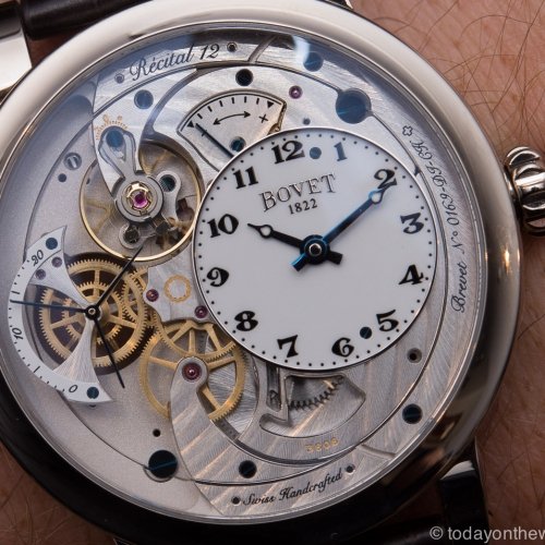 Купить часы Bovet?